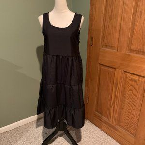 LIGHT WEIGHT SLEEVELESS BLACK DRESS SIZE L  #376